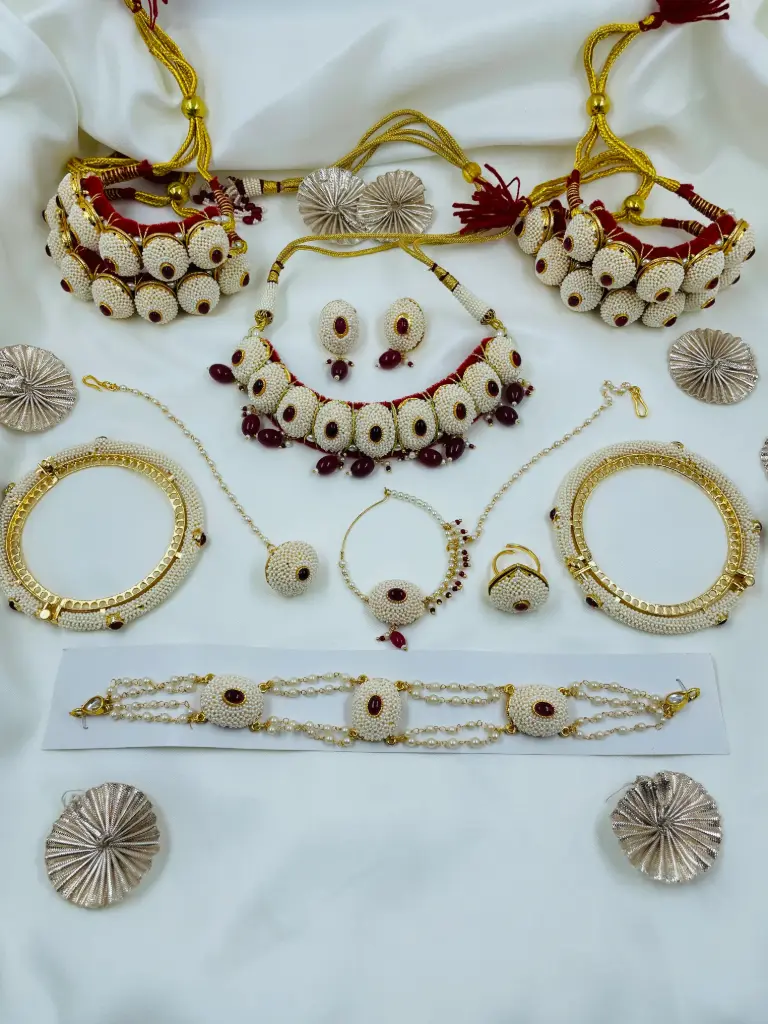 The Radha Rani Set (red)
