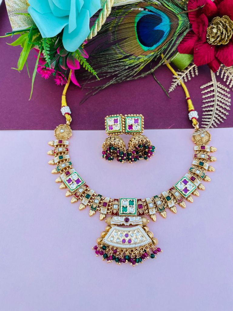 Regal Kundan Majesty Set