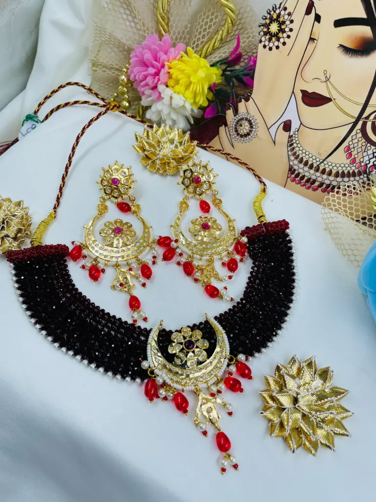 Maroon Moon Choker Set