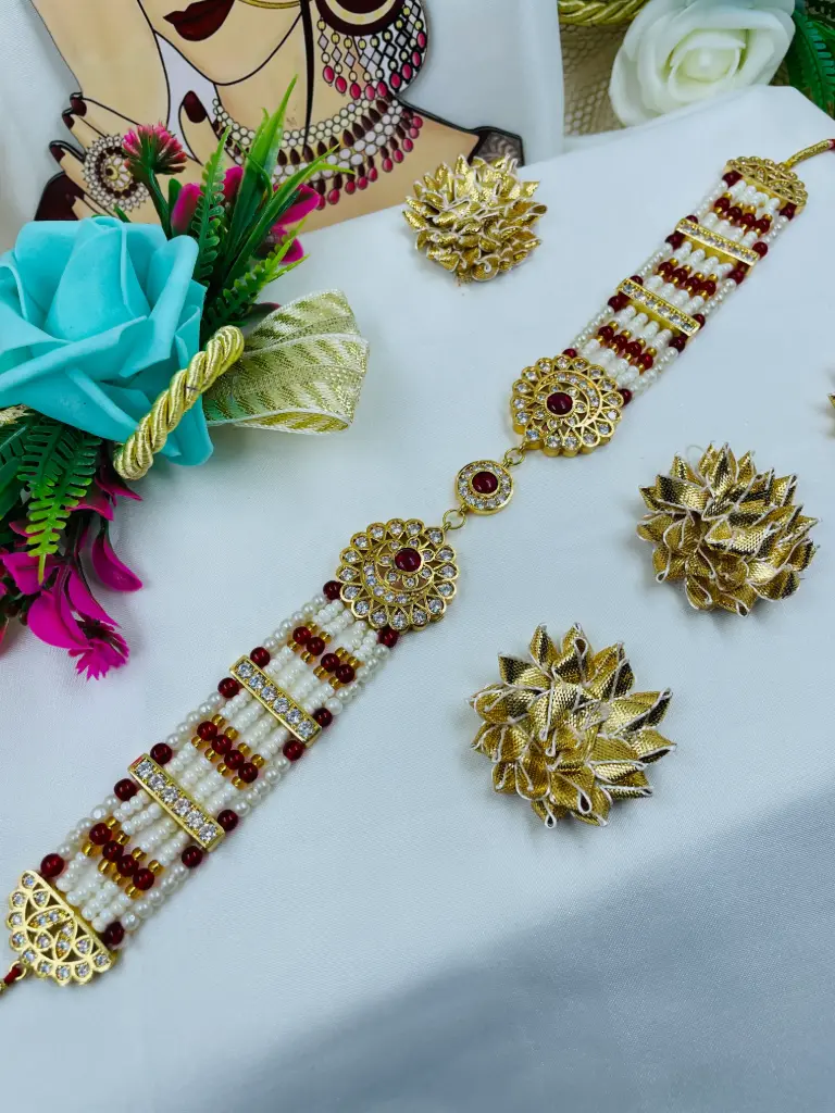 White red moti with gold pendal mattaptti 