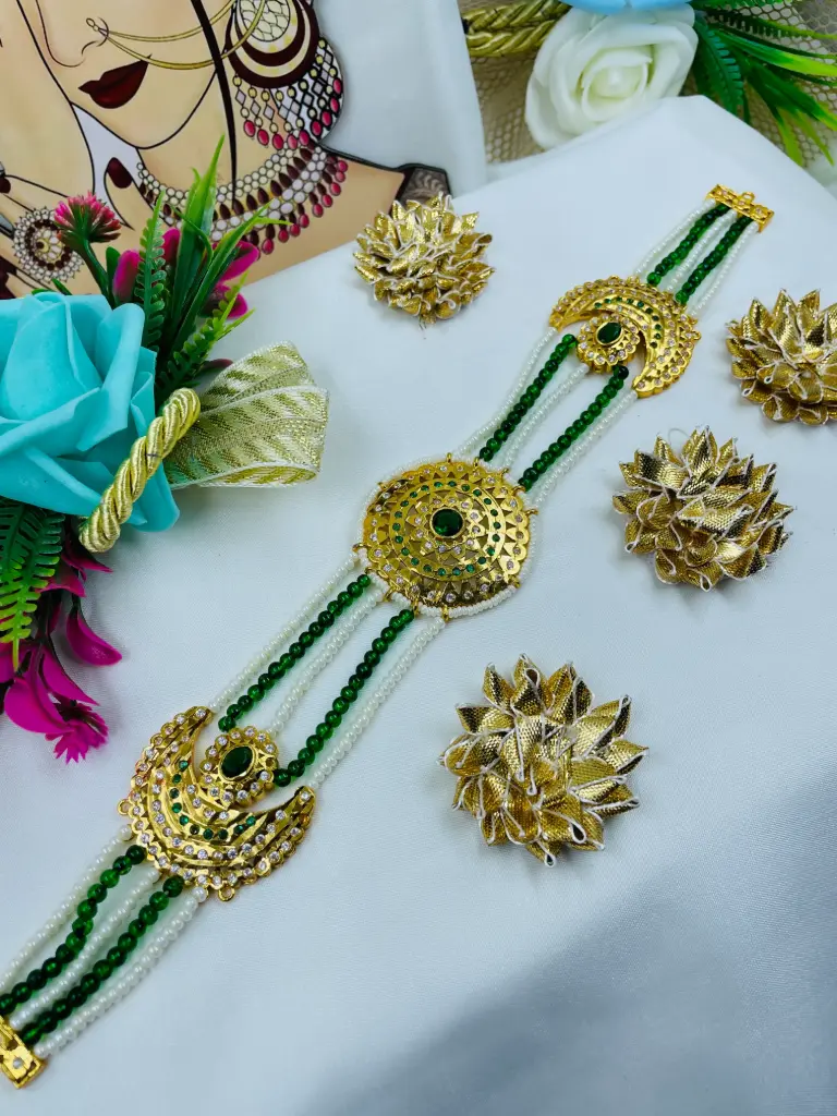 Chand suraj with green and white moti mattapatti