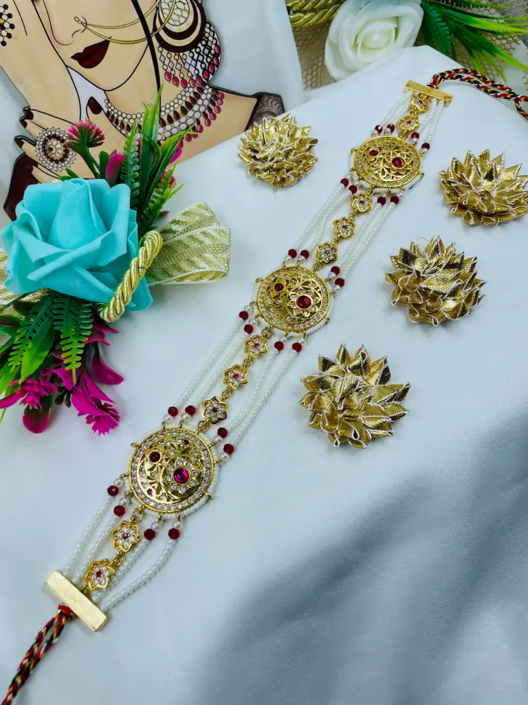 [205] Big size three pendalwith flower chain mattapatti