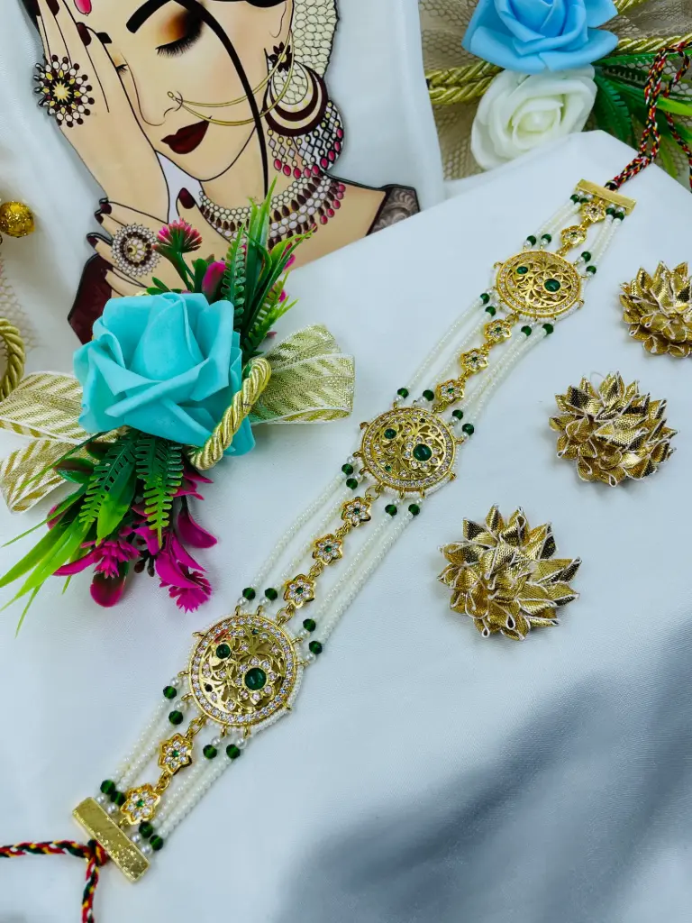 [206] Big size three pendalwith flower chain mattapatti