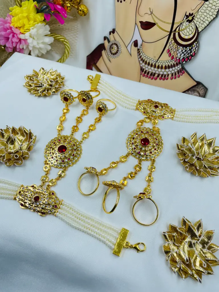 Red color three finger micropolish haathfool