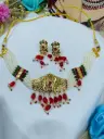 Pari choker set 