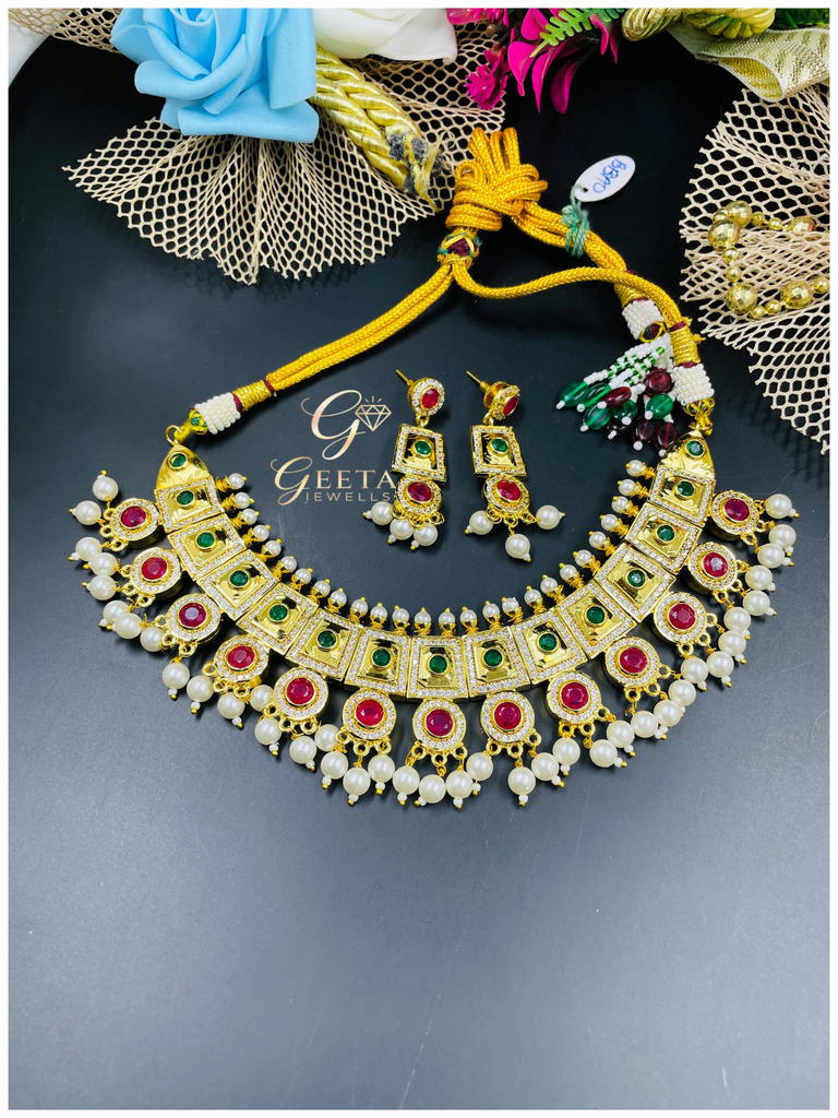 [351] Antique Gold Plated Necklace with Earrings