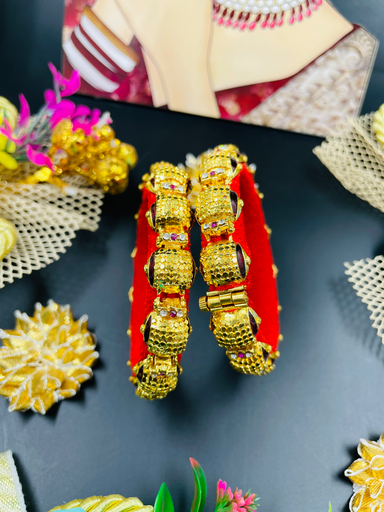 [297] Gold Design With Velvet Coating Openable Gajra 