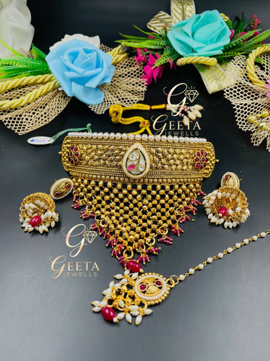 [353] Matte Gold Kundan & Pearl Maang Tikka Choker Set"