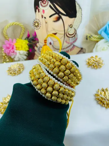 Moti Dana Poonchi